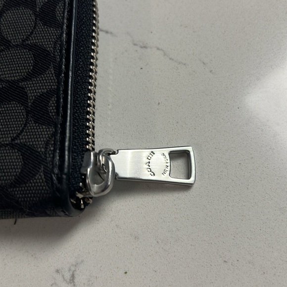 Coach black wallet with zipper - Picture 4 of 5